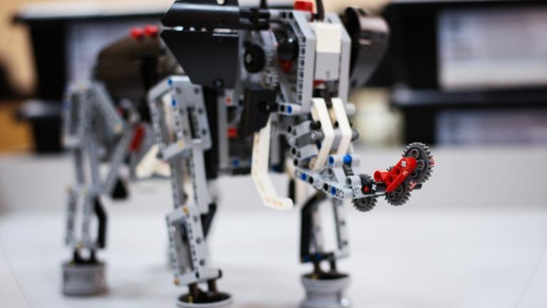 elephant-robot-from-constructor