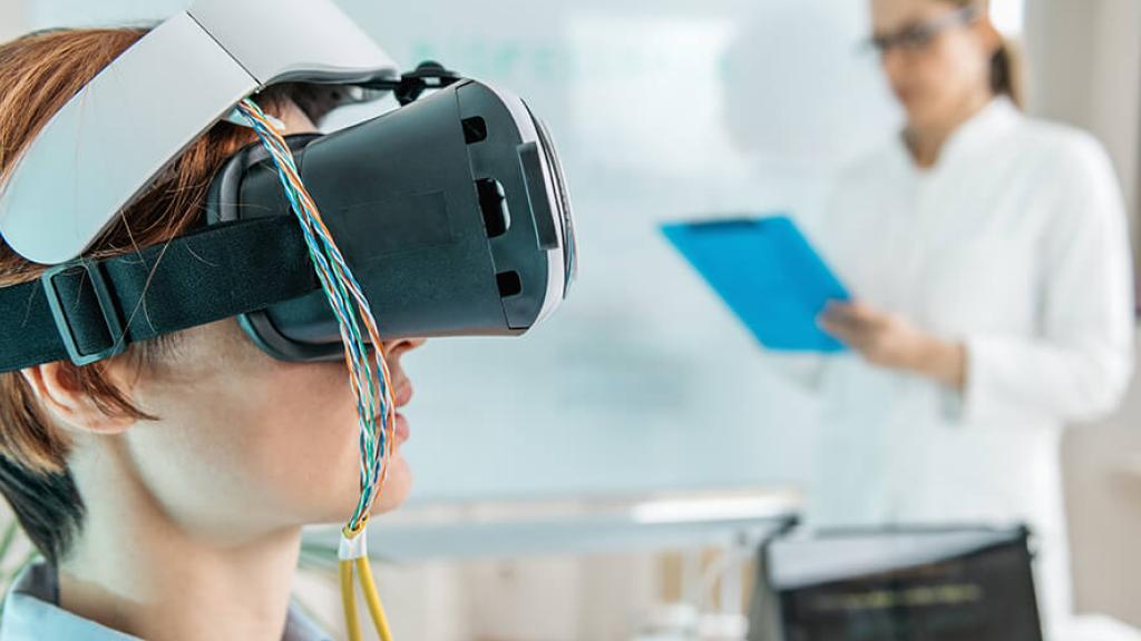 Reconocimiento de señales EEG para navegación en ambiente Virtual